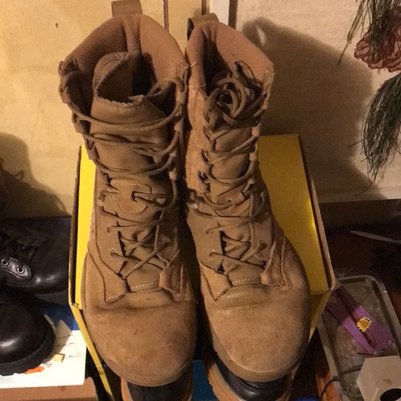 Nike field boots size 10 only warn a few times - Picture 2 of 4